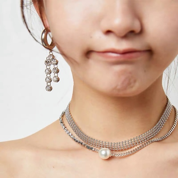 Hottest celebrity earring - Picture 4 of 4